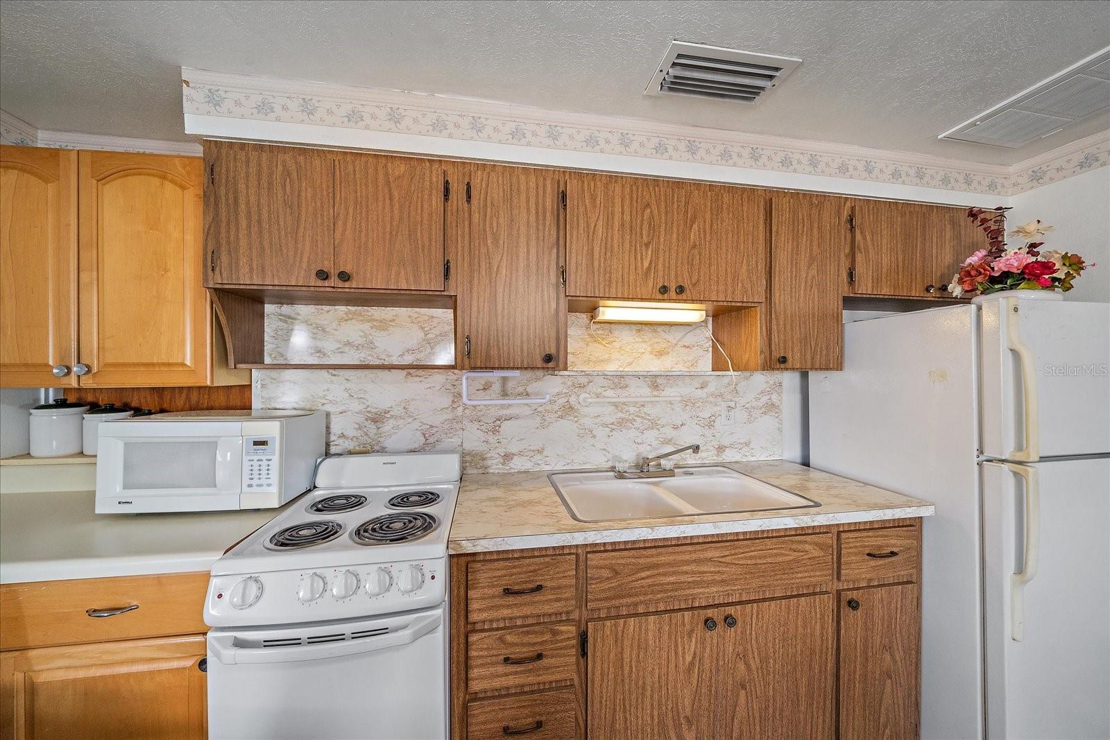 Image 23 of 43 For 1260 Yoder Avenue