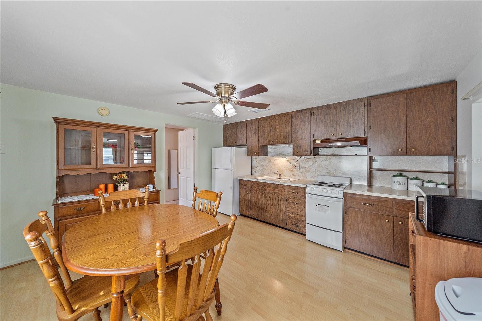 Image 38 of 43 For 1260 Yoder Avenue