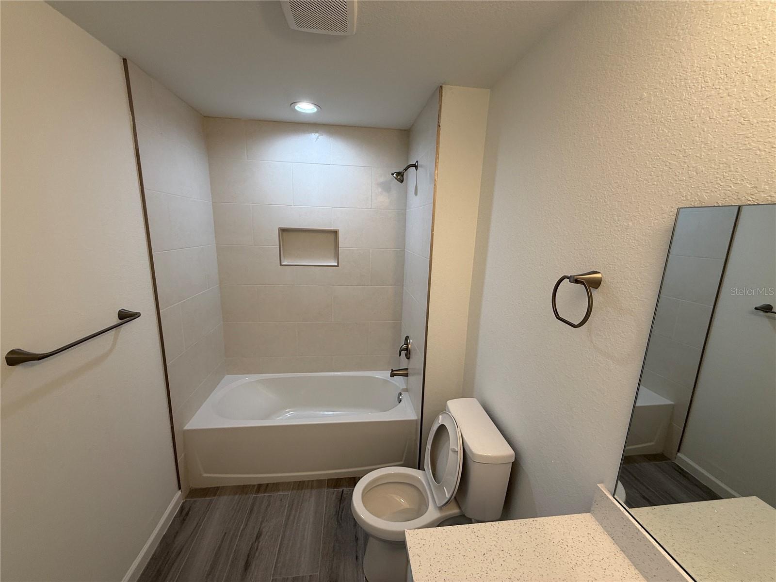 Image 16 of 30 For 2459 Oracle Lane