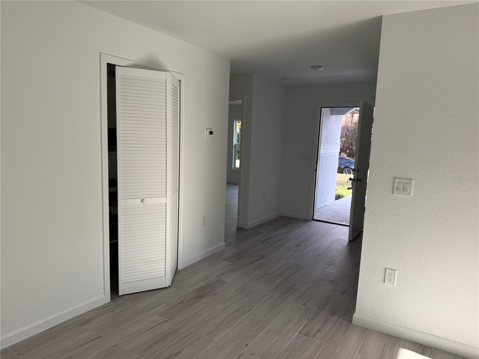 Image 4 of 30 For 2459 Oracle Lane