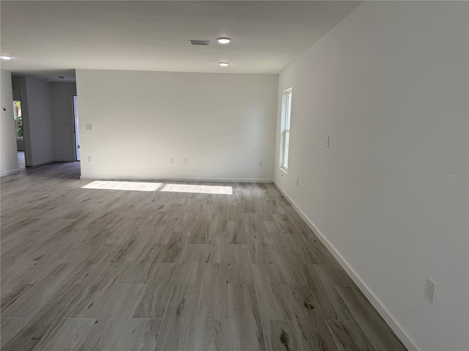 Image 6 of 30 For 2459 Oracle Lane