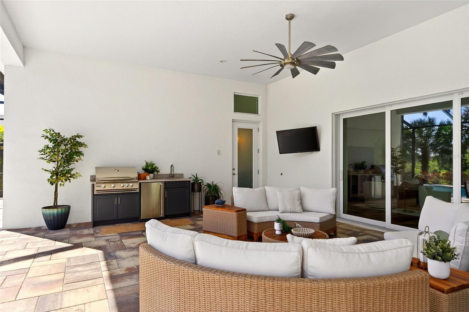 Image 35 of 90 For 8276 Redonda Loop