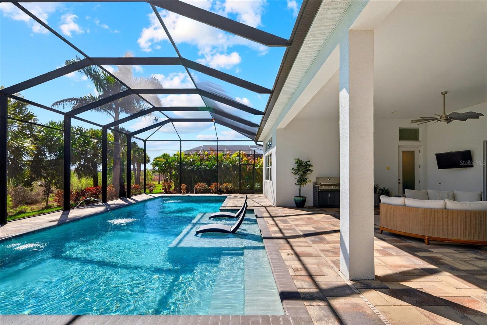 Image 39 of 90 For 8276 Redonda Loop