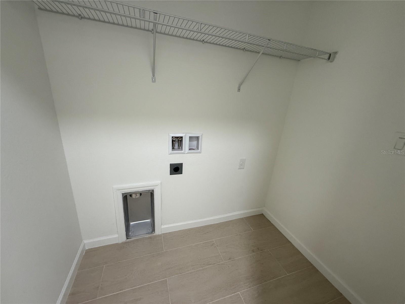 Image 20 of 28 For 4467 Eldron Avenue