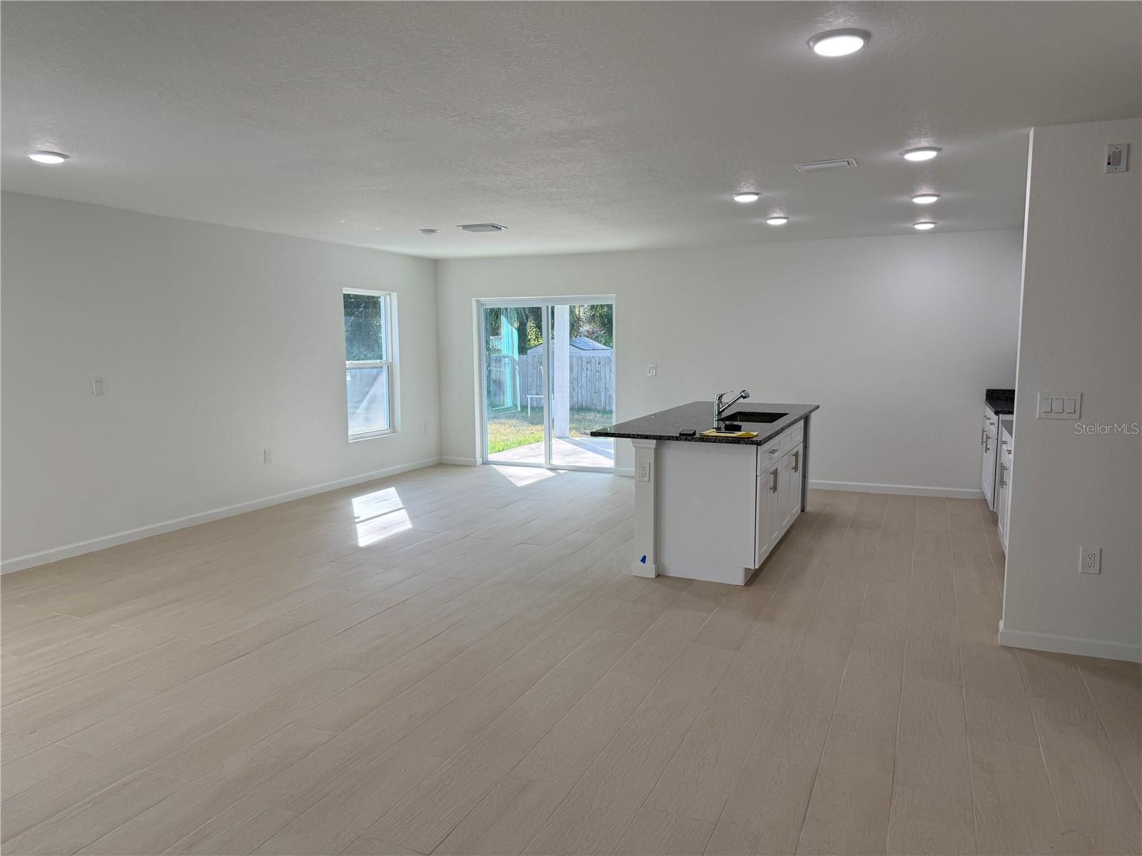 Image 5 of 28 For 4467 Eldron Avenue