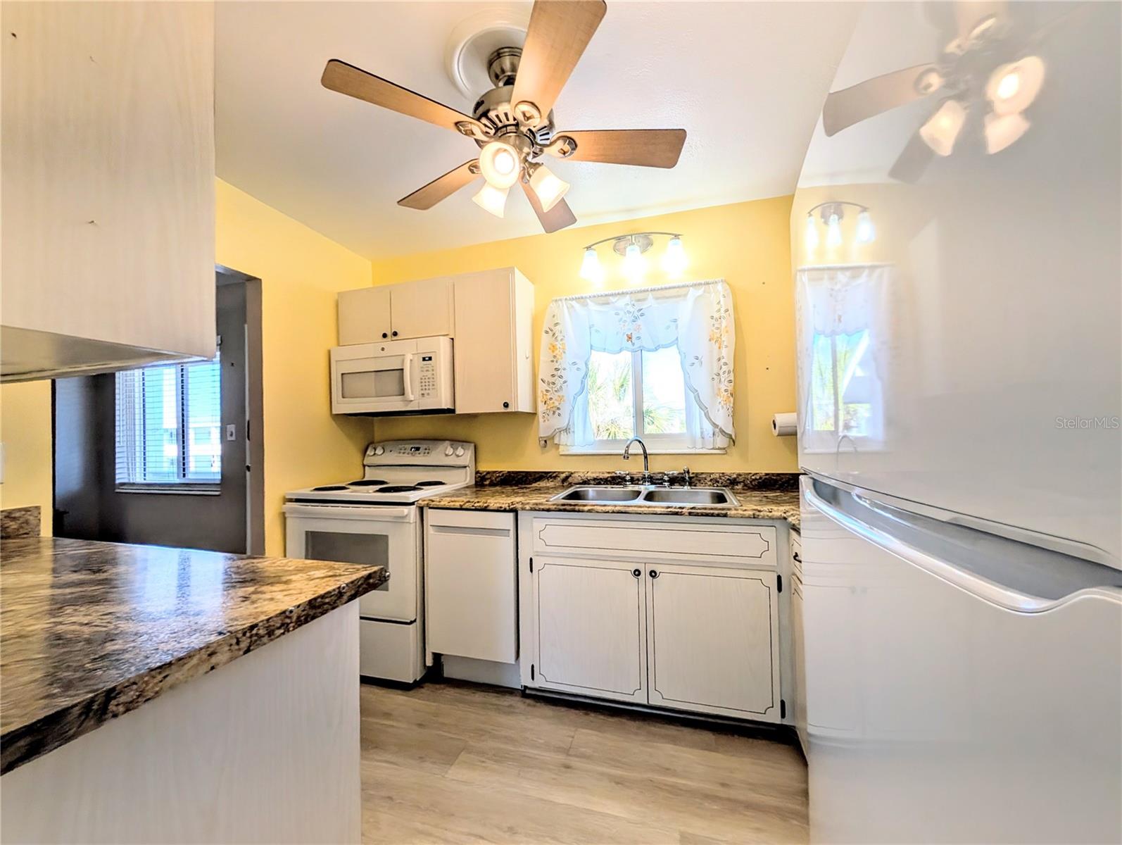 Image 4 of 25 For 1830 Sunny Drive D31