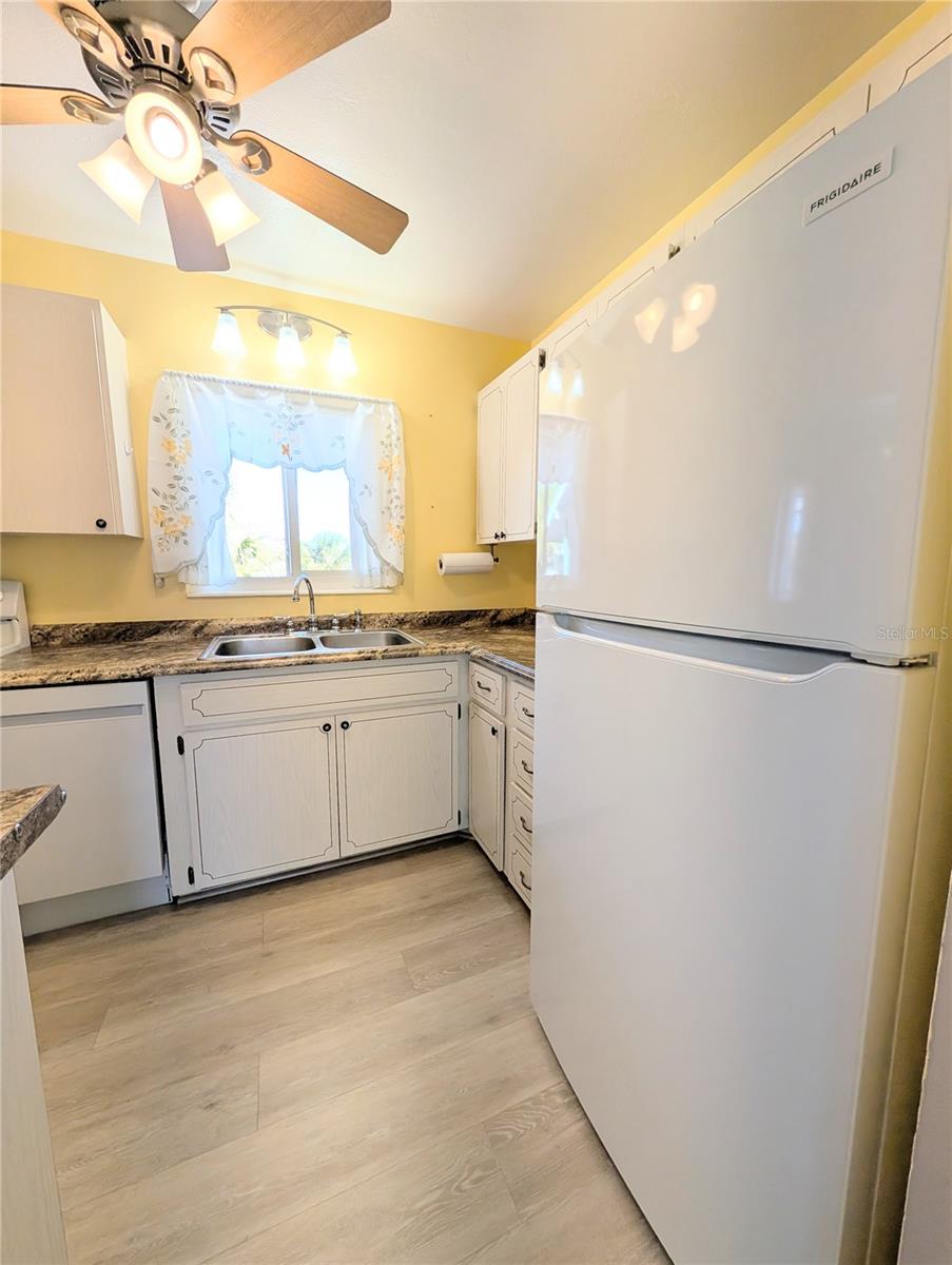 Image 5 of 25 For 1830 Sunny Drive D31