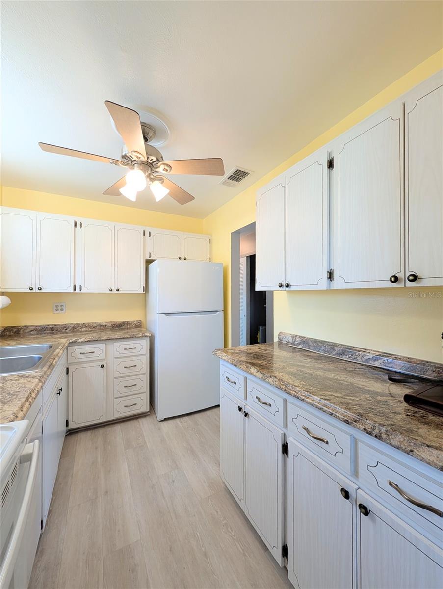 Image 6 of 25 For 1830 Sunny Drive D31