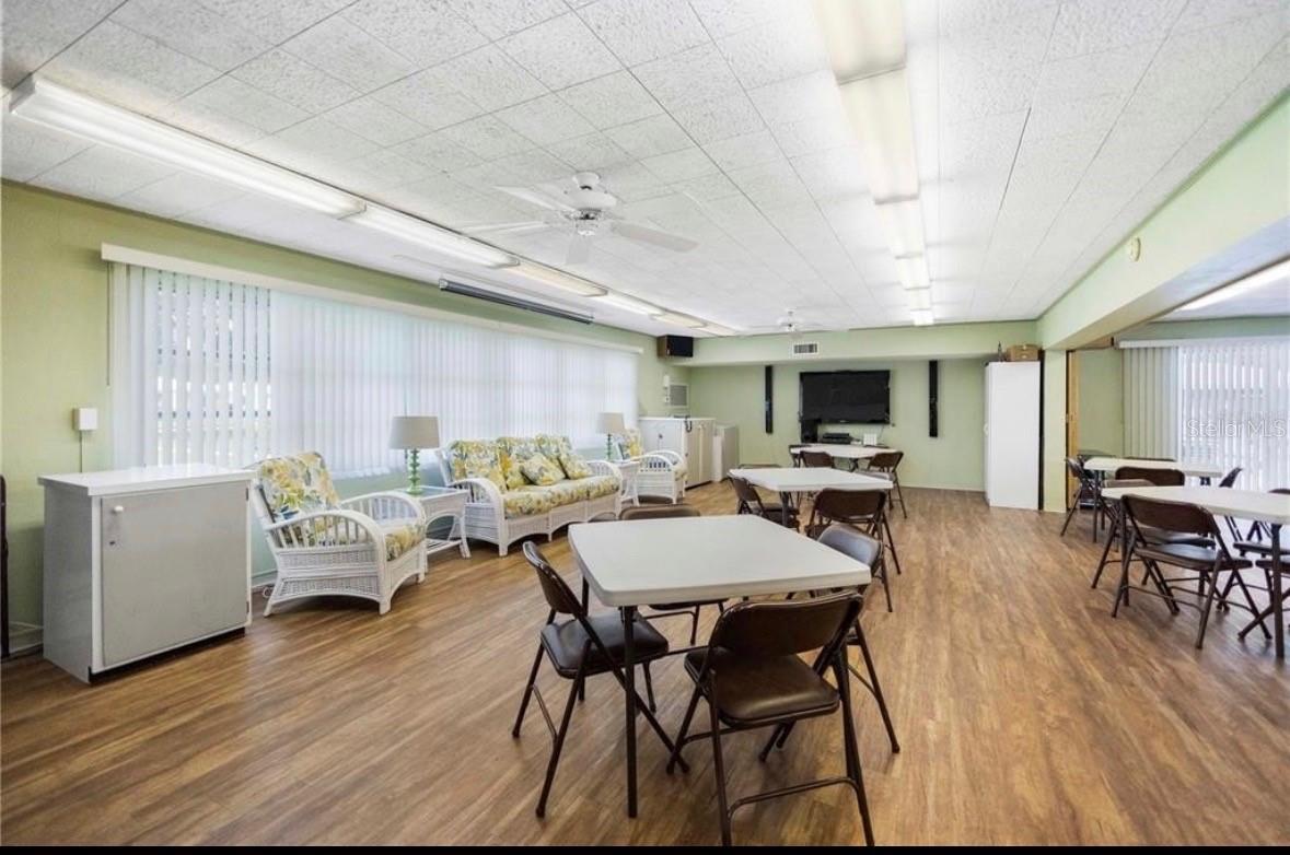 Image 23 of 26 For 3950 Roxane Boulevard 2b