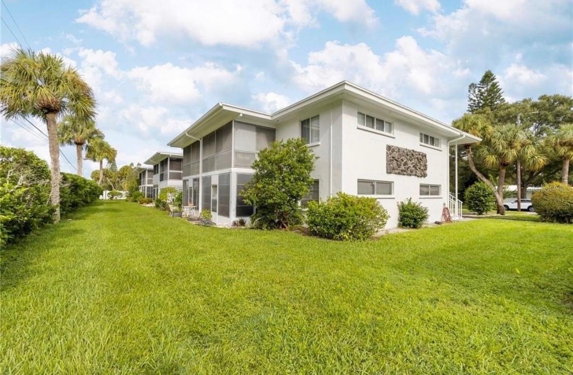 Image 25 of 26 For 3950 Roxane Boulevard 2b