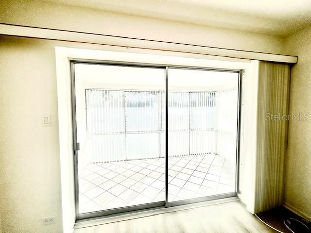 Image 5 of 26 For 3950 Roxane Boulevard 2b