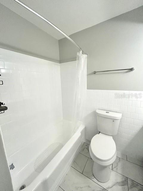 Image 8 of 26 For 3950 Roxane Boulevard 2b