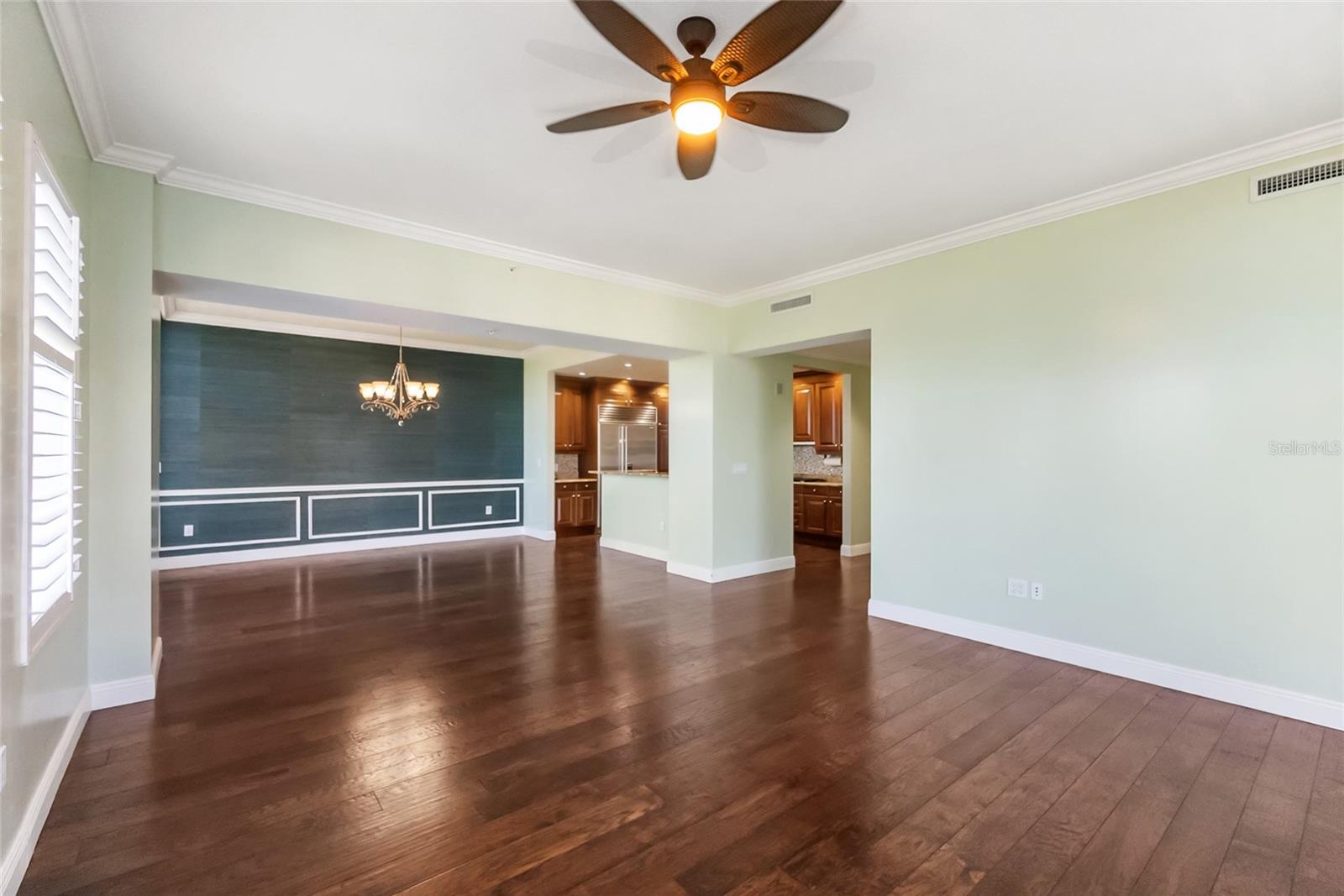 Image 10 of 34 For 1300 Benjamin Franklin Drive 305