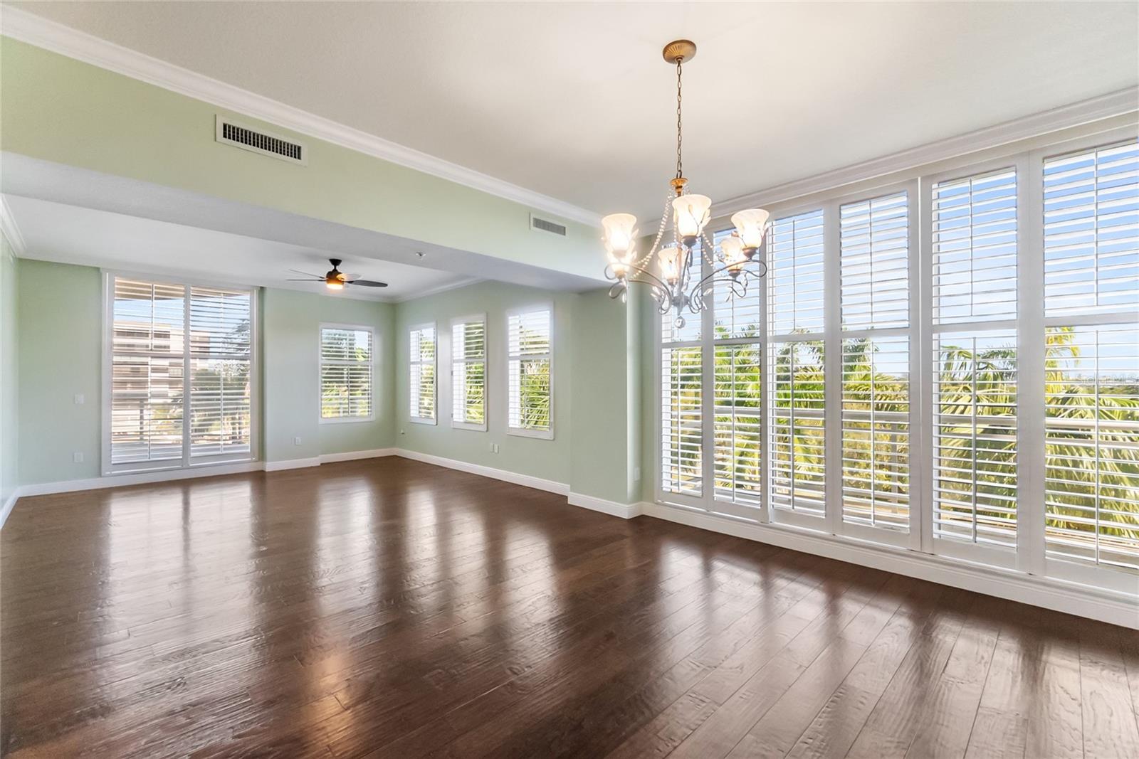 Image 11 of 34 For 1300 Benjamin Franklin Drive 305