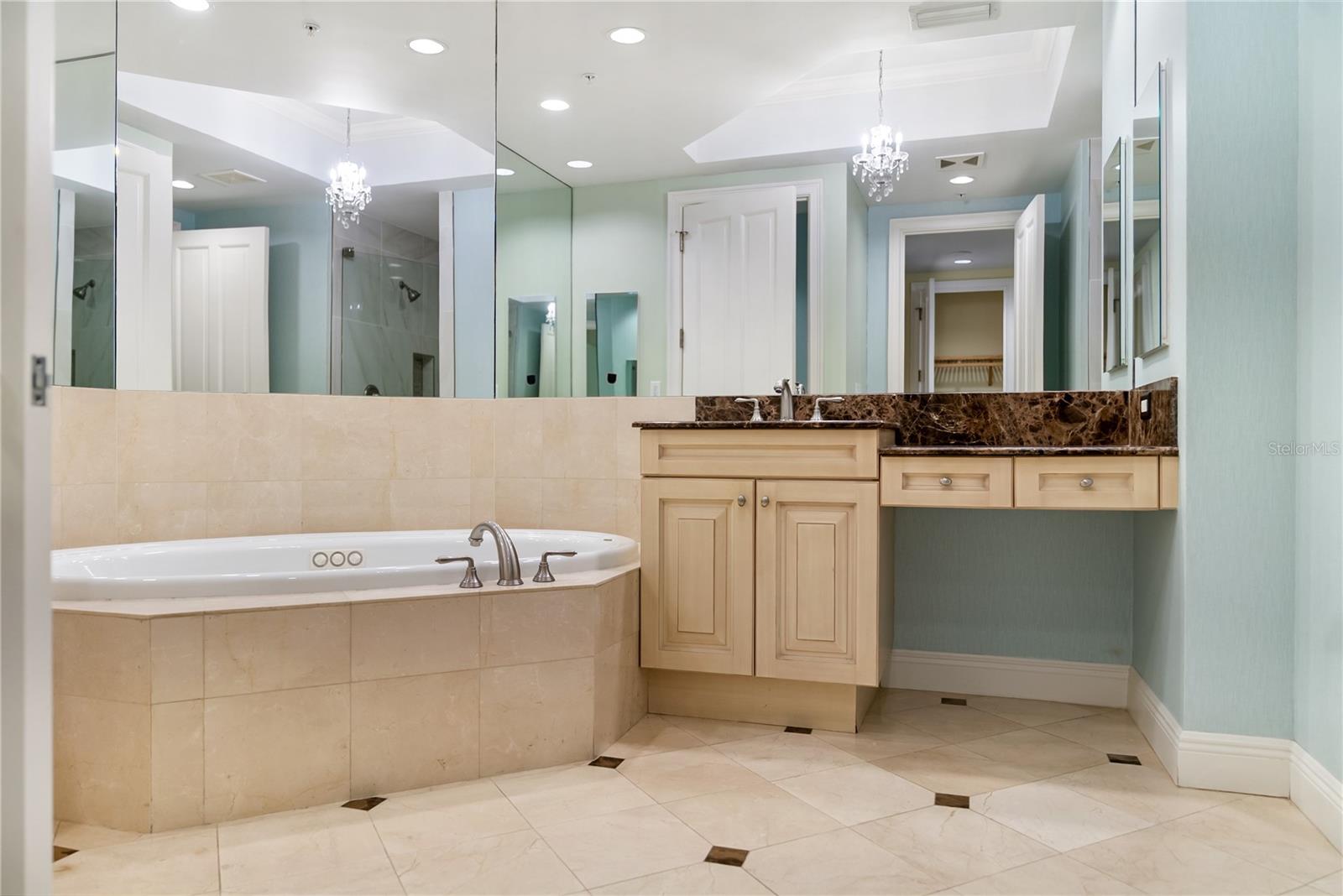 Image 22 of 34 For 1300 Benjamin Franklin Drive 305