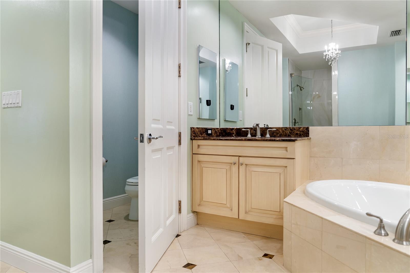 Image 25 of 34 For 1300 Benjamin Franklin Drive 305