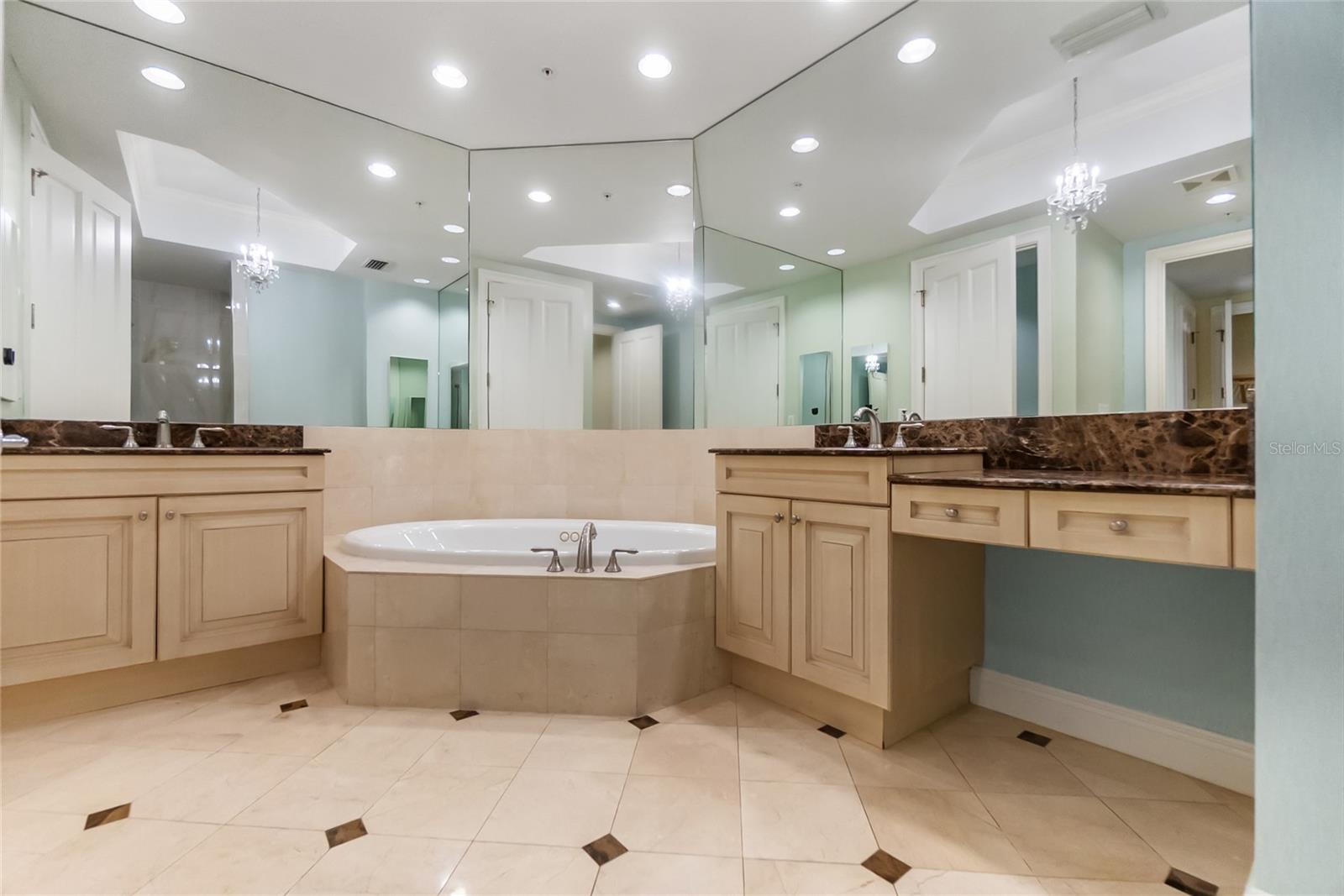 Image 26 of 34 For 1300 Benjamin Franklin Drive 305