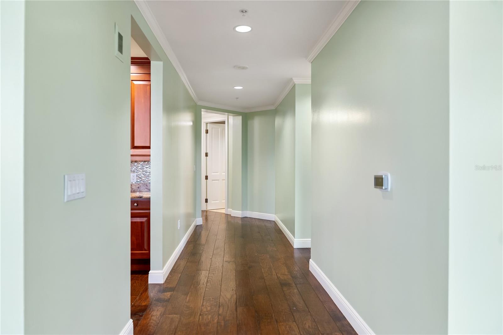 Image 27 of 34 For 1300 Benjamin Franklin Drive 305