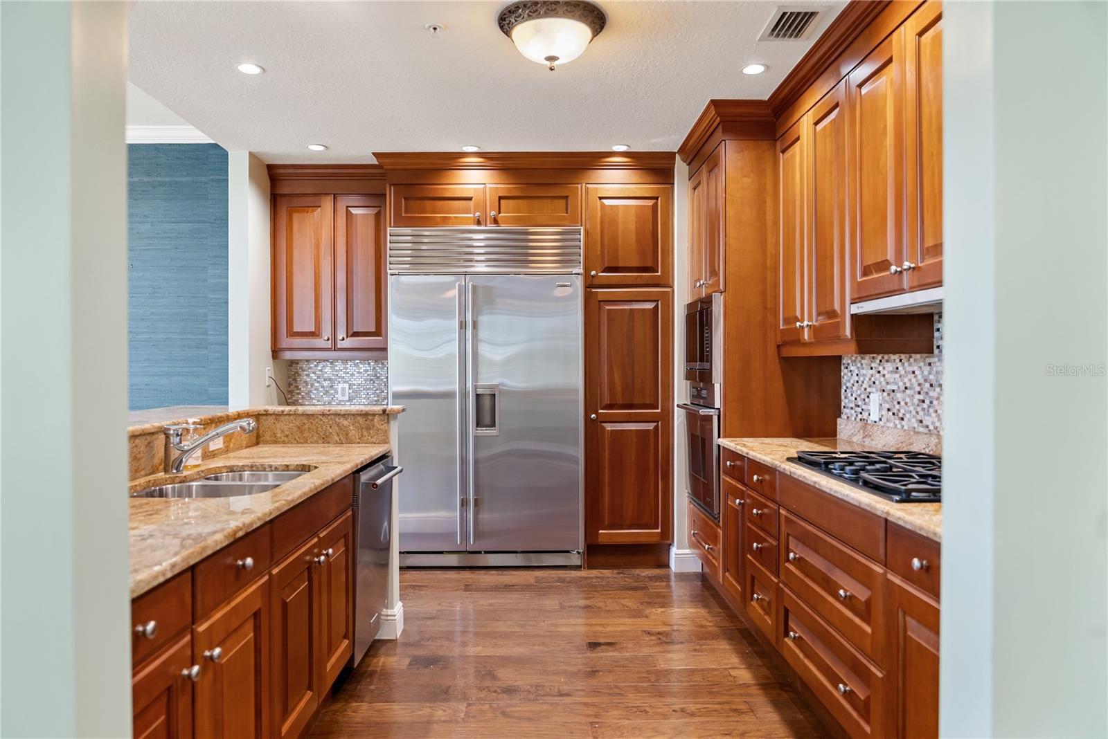 Image 6 of 34 For 1300 Benjamin Franklin Drive 305