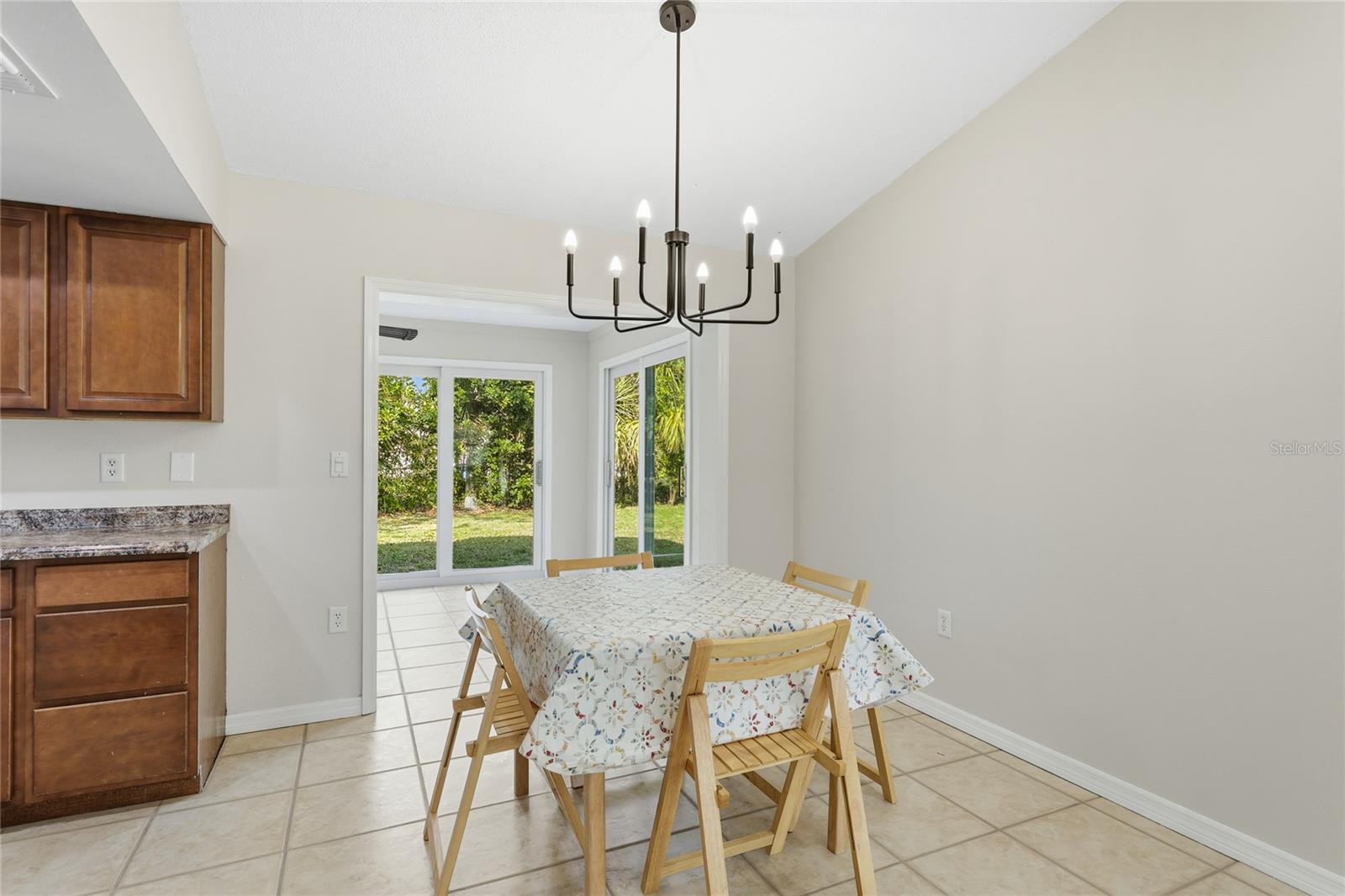 Image 11 of 28 For 2365 Spring Oaks Circle