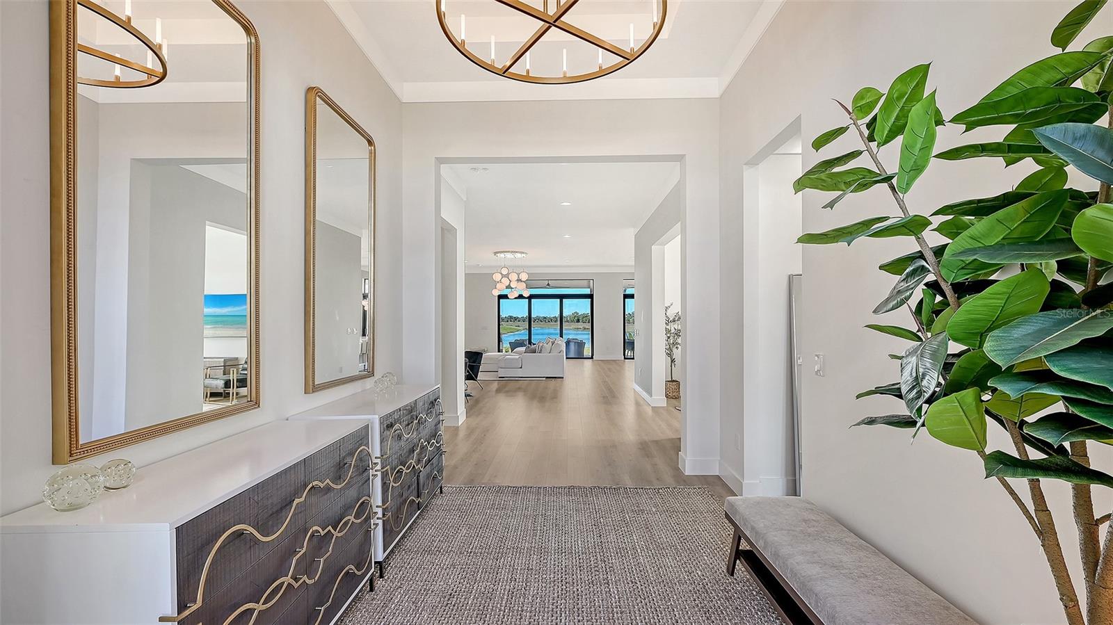 Listing photo id 8 for 4521 Mondrian Court