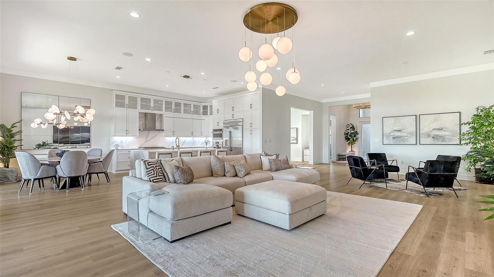 Listing photo id 25 for 4521 Mondrian Court