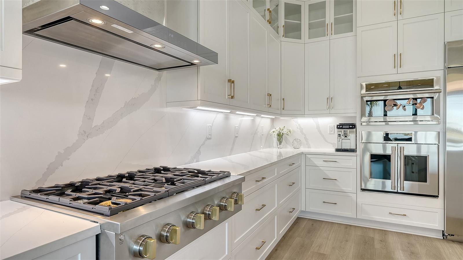 Listing photo id 32 for 4521 Mondrian Court