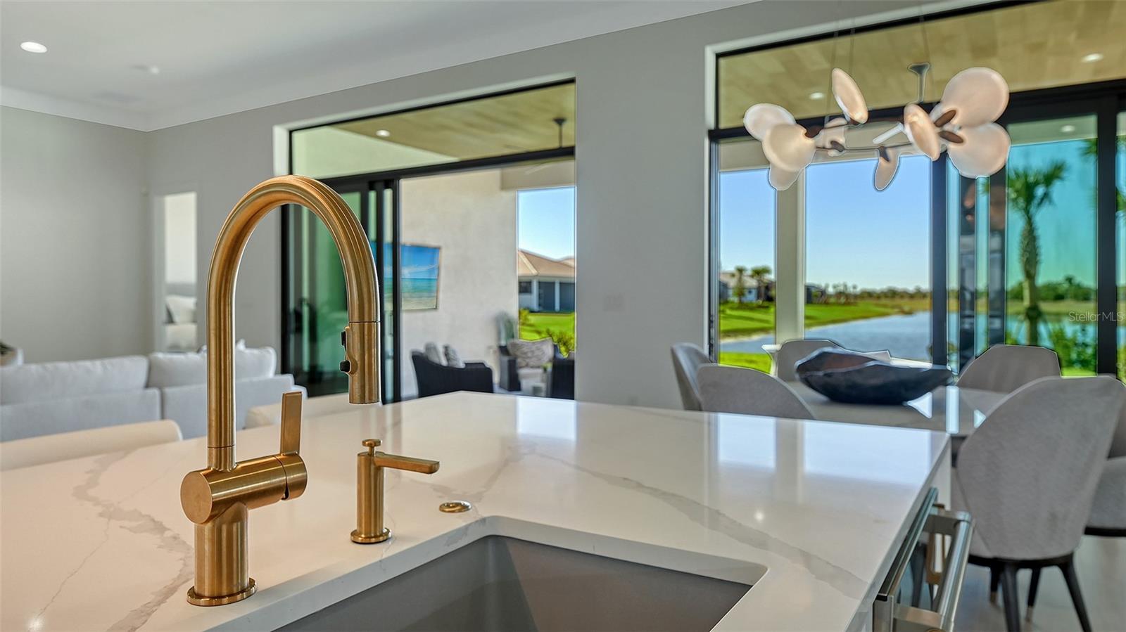 Listing photo id 34 for 4521 Mondrian Court