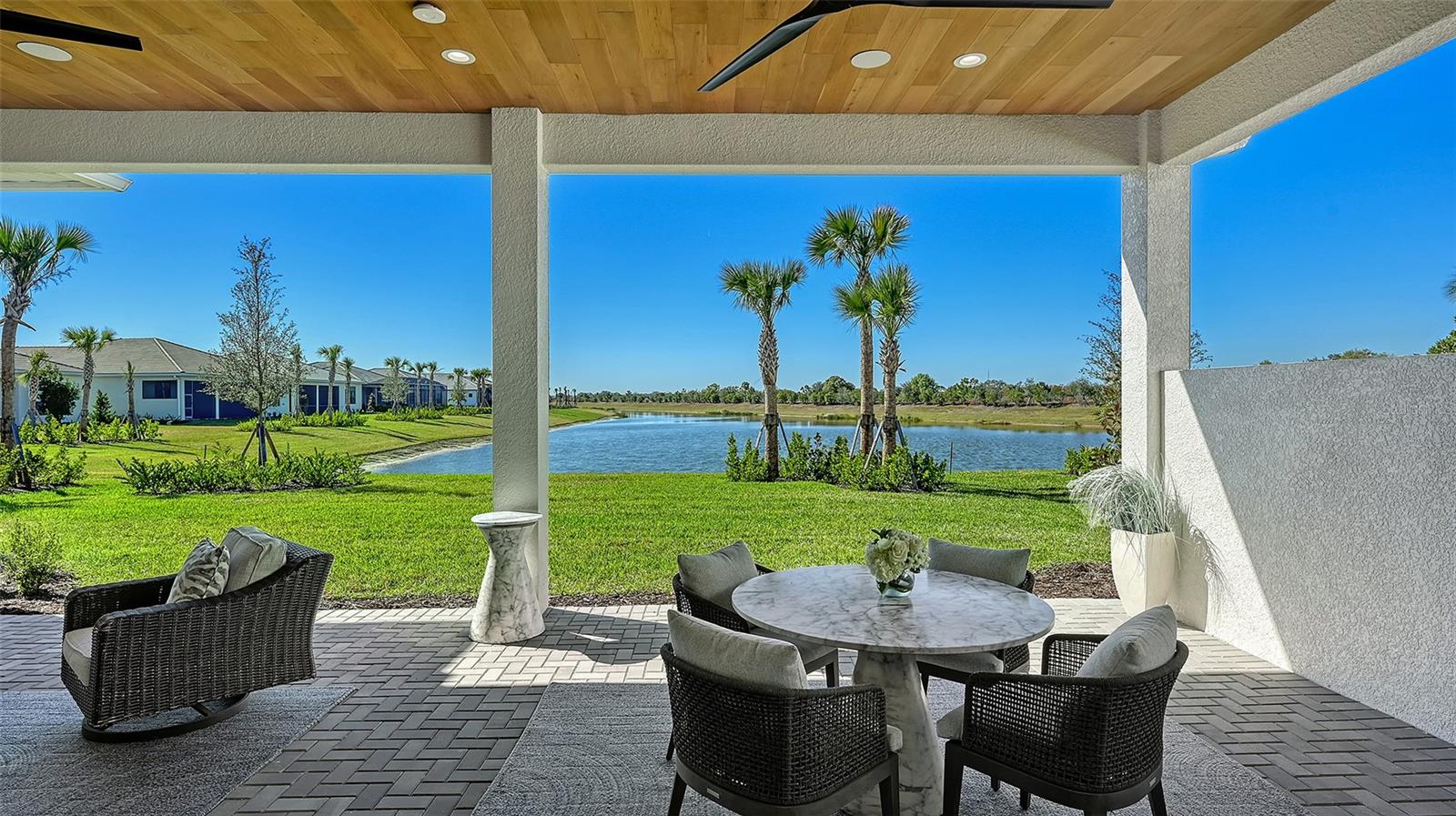 Listing photo id 36 for 4521 Mondrian Court