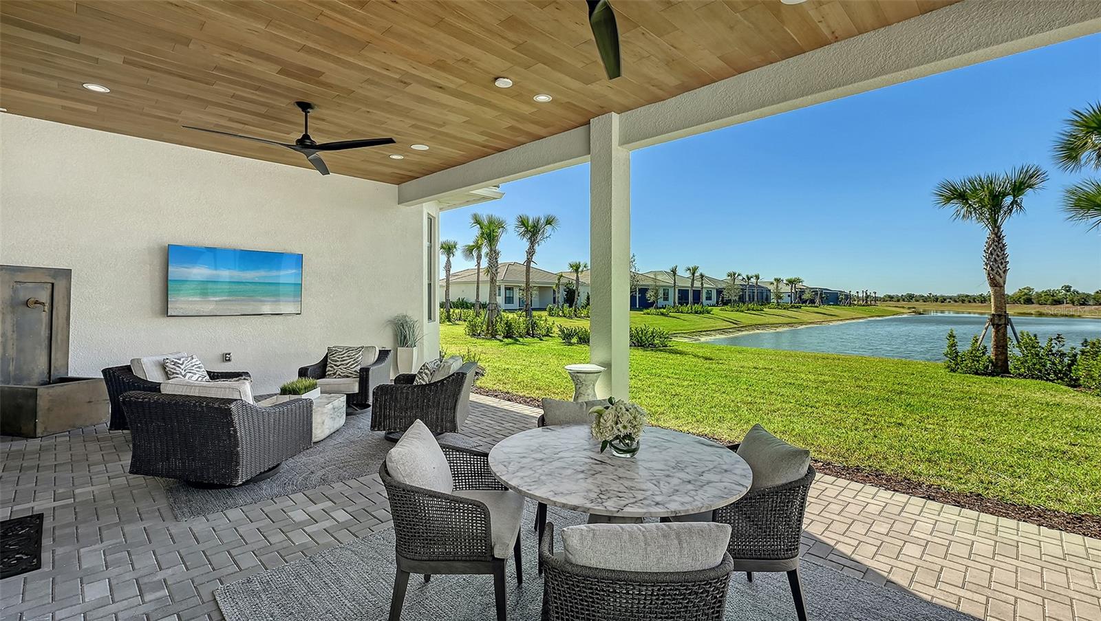 Listing photo id 37 for 4521 Mondrian Court