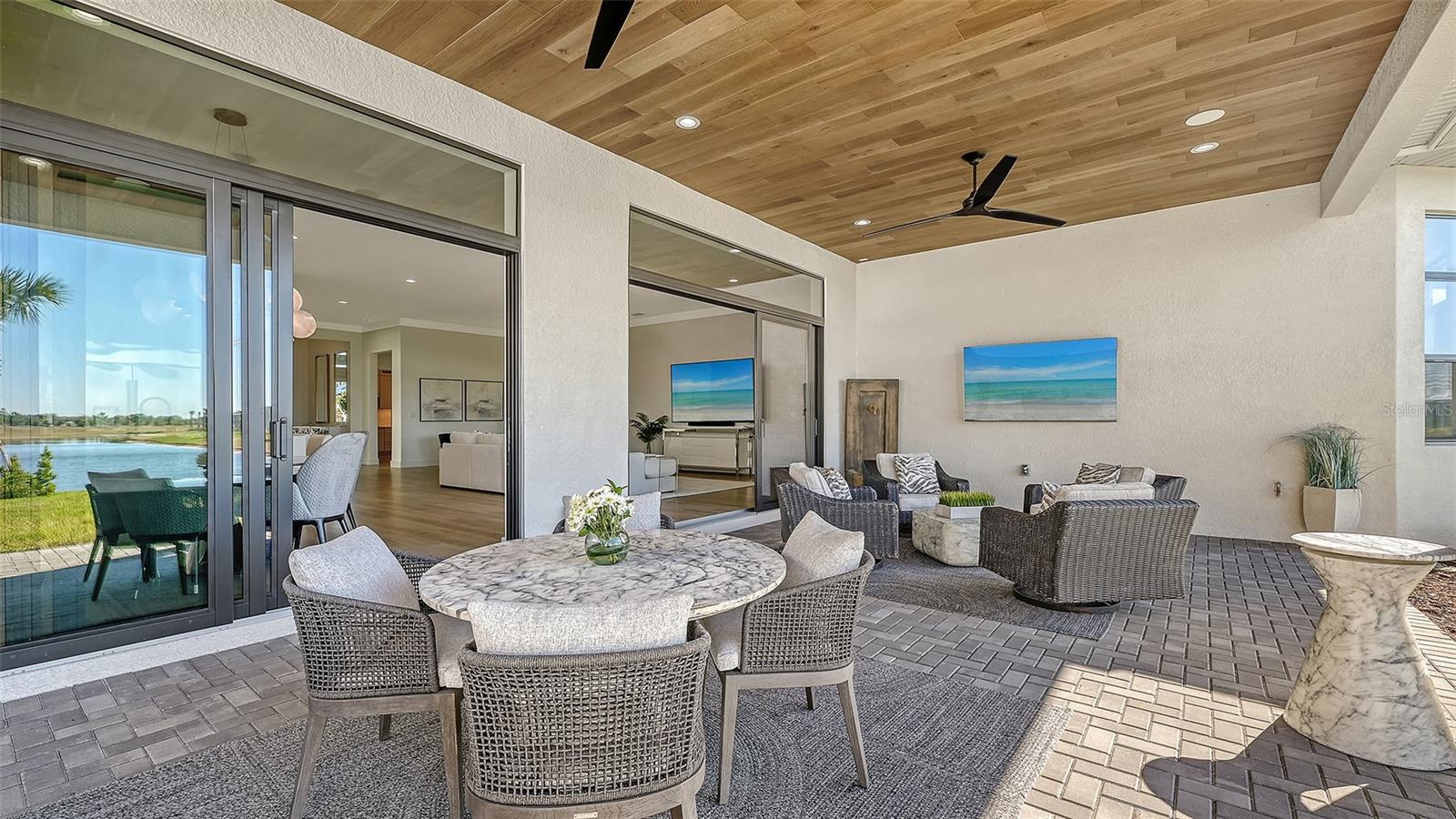 Listing photo id 38 for 4521 Mondrian Court