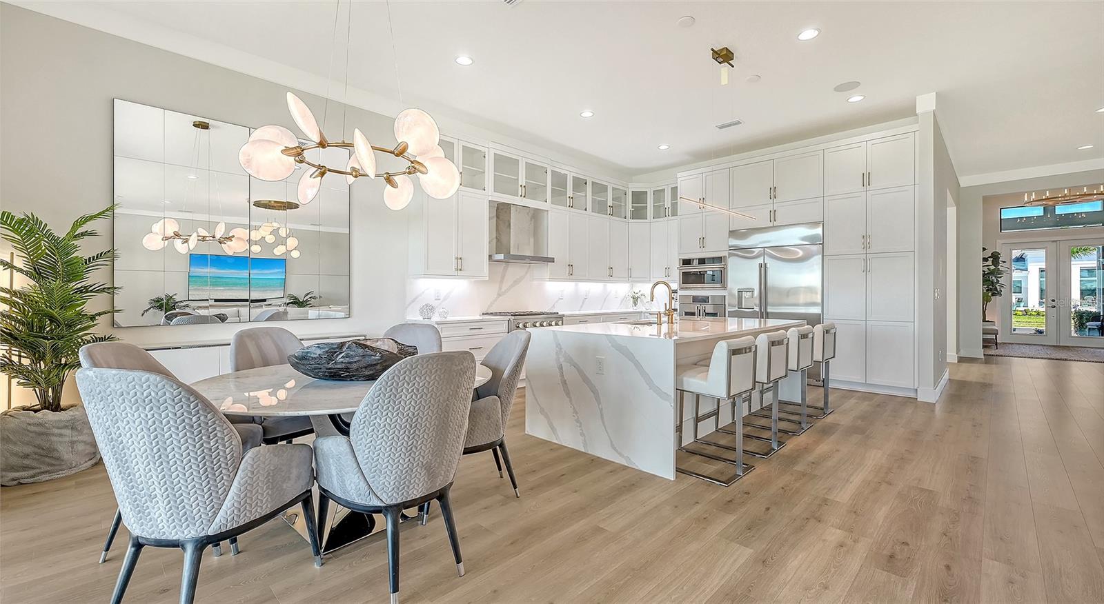 Listing photo id 39 for 4521 Mondrian Court