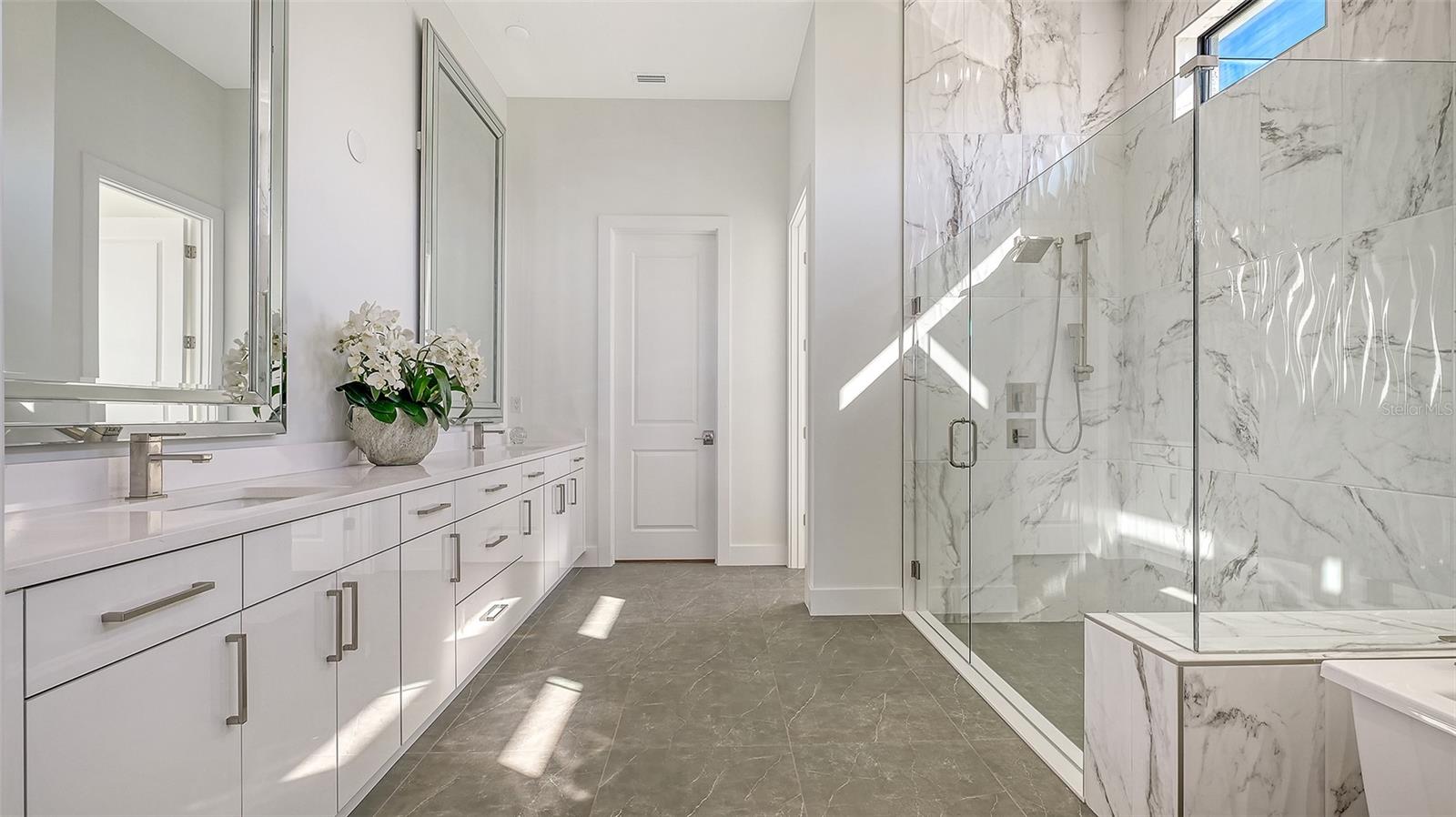 Listing photo id 44 for 4521 Mondrian Court