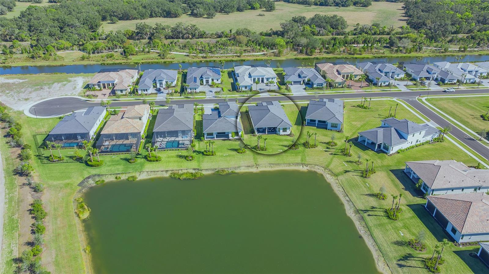 Listing photo id 65 for 4521 Mondrian Court