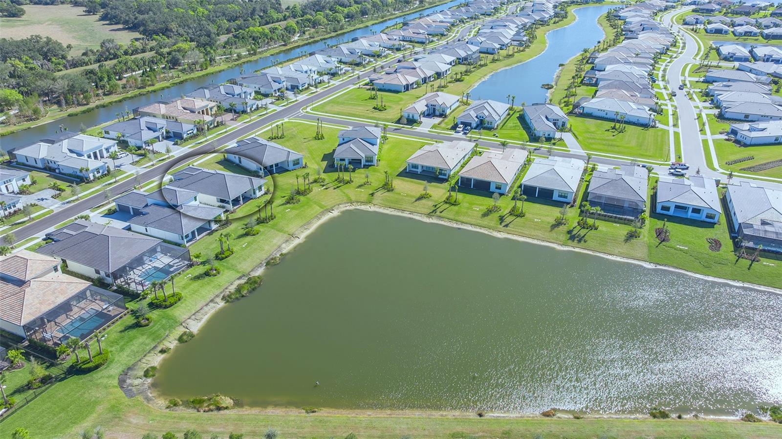 Listing photo id 66 for 4521 Mondrian Court