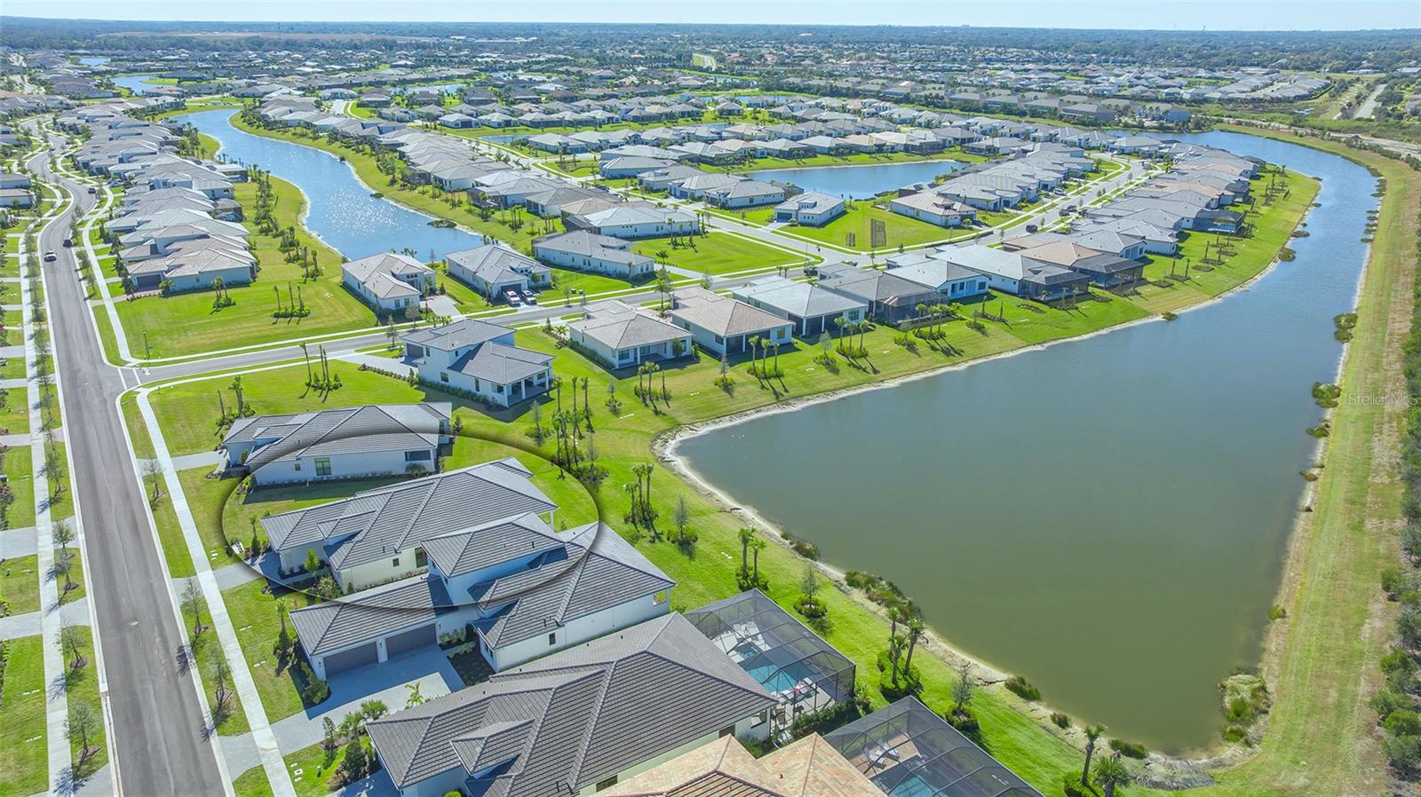 Listing photo id 67 for 4521 Mondrian Court