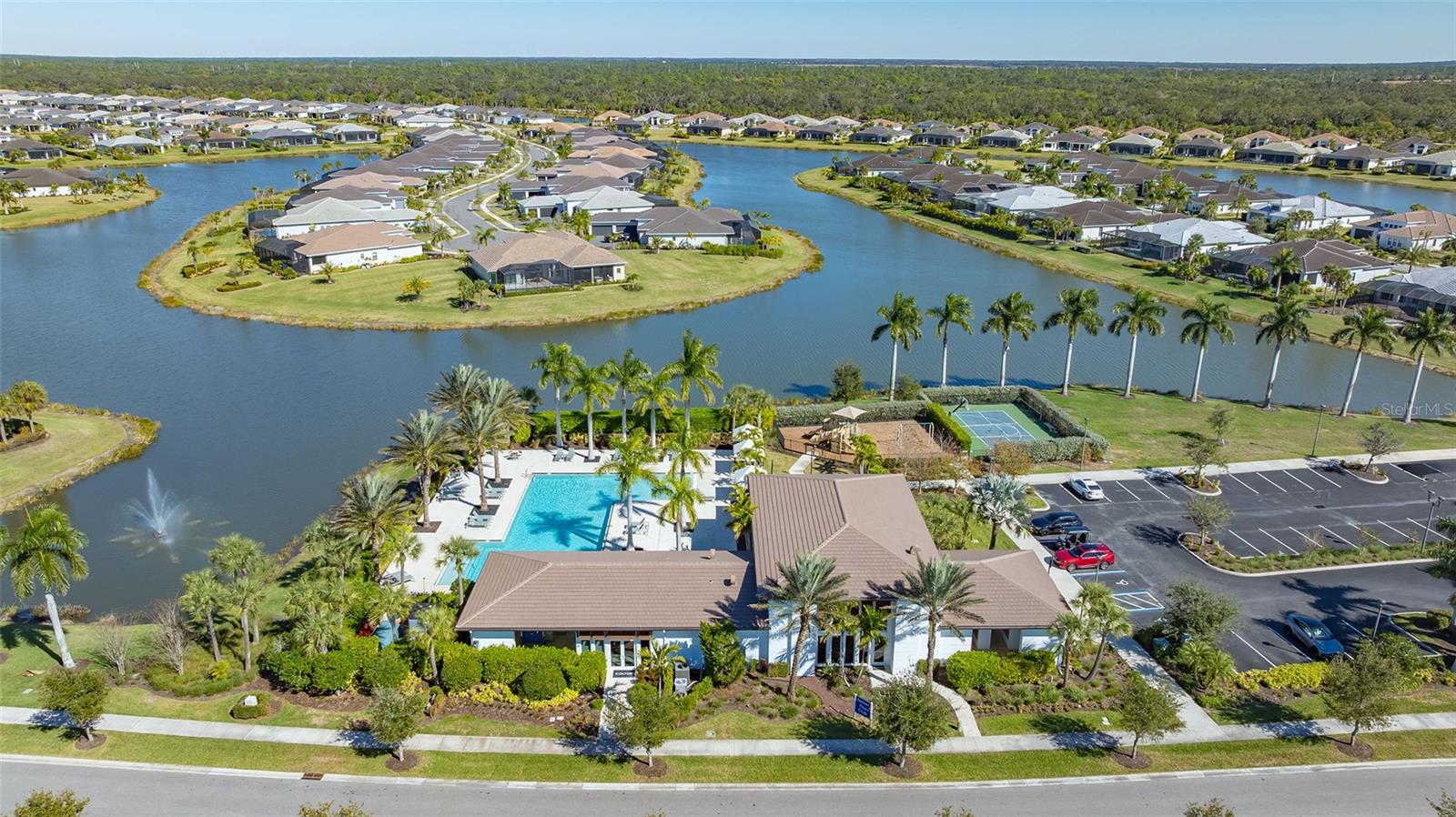 Listing photo id 71 for 4521 Mondrian Court