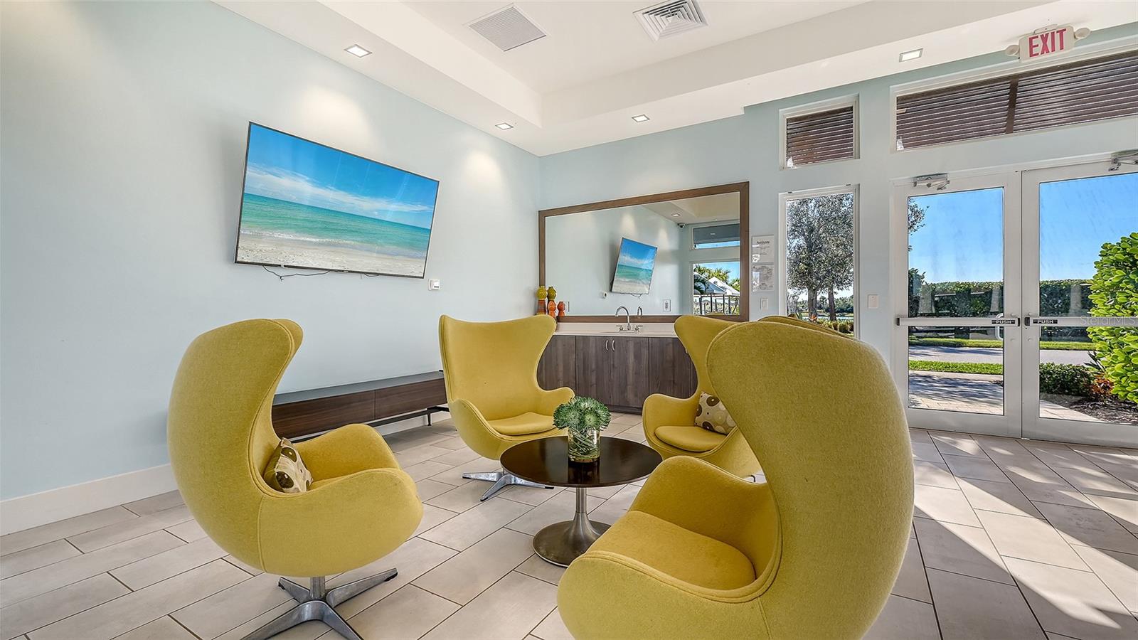 Listing photo id 81 for 4521 Mondrian Court