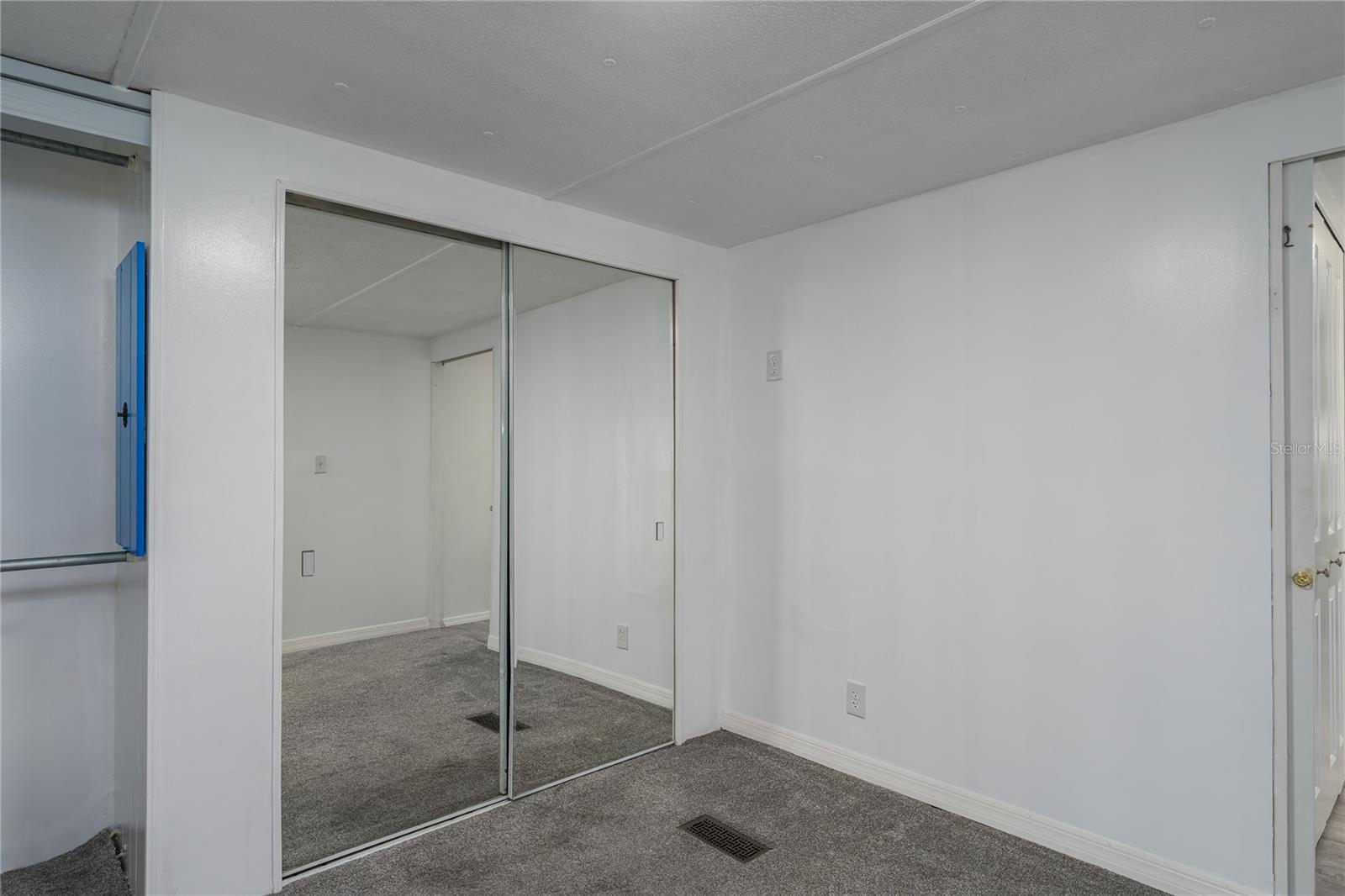 Image 14 of 30 For 205 52nd Avenue Terrace E