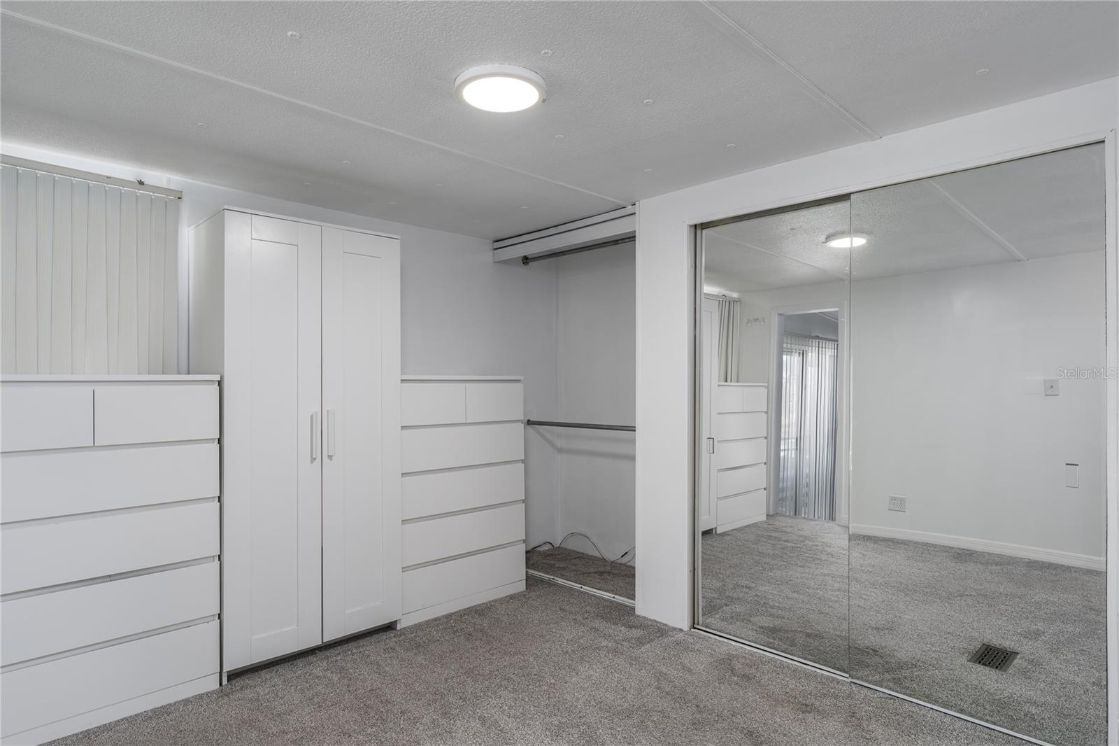 Image 15 of 30 For 205 52nd Avenue Terrace E