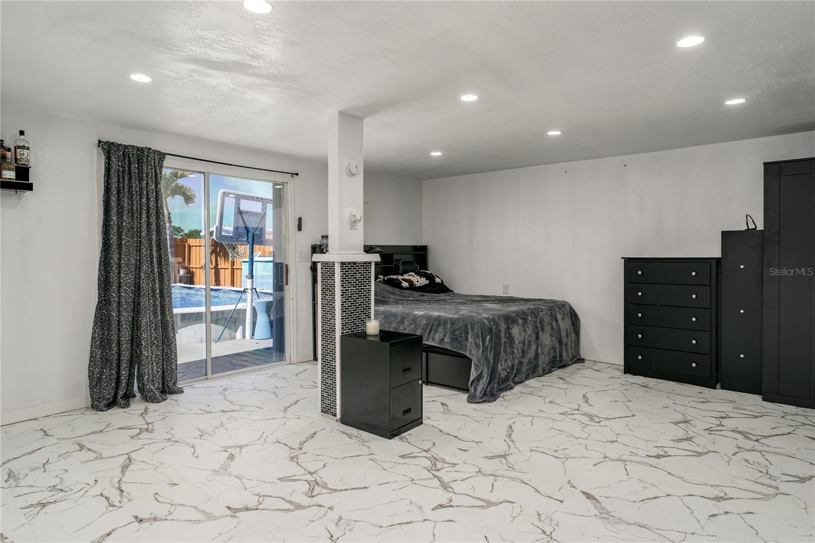 Image 17 of 30 For 205 52nd Avenue Terrace E