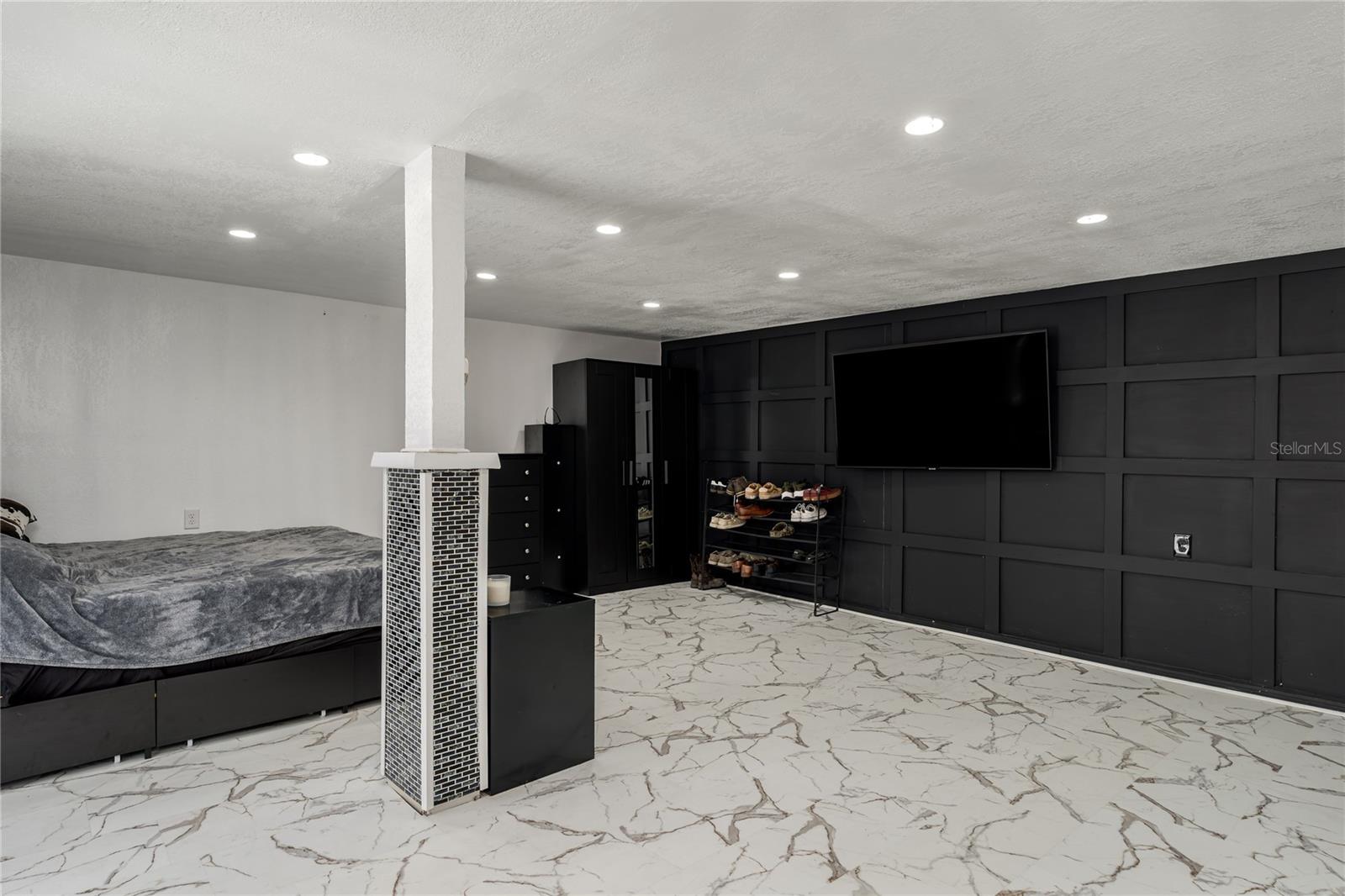 Image 18 of 30 For 205 52nd Avenue Terrace E