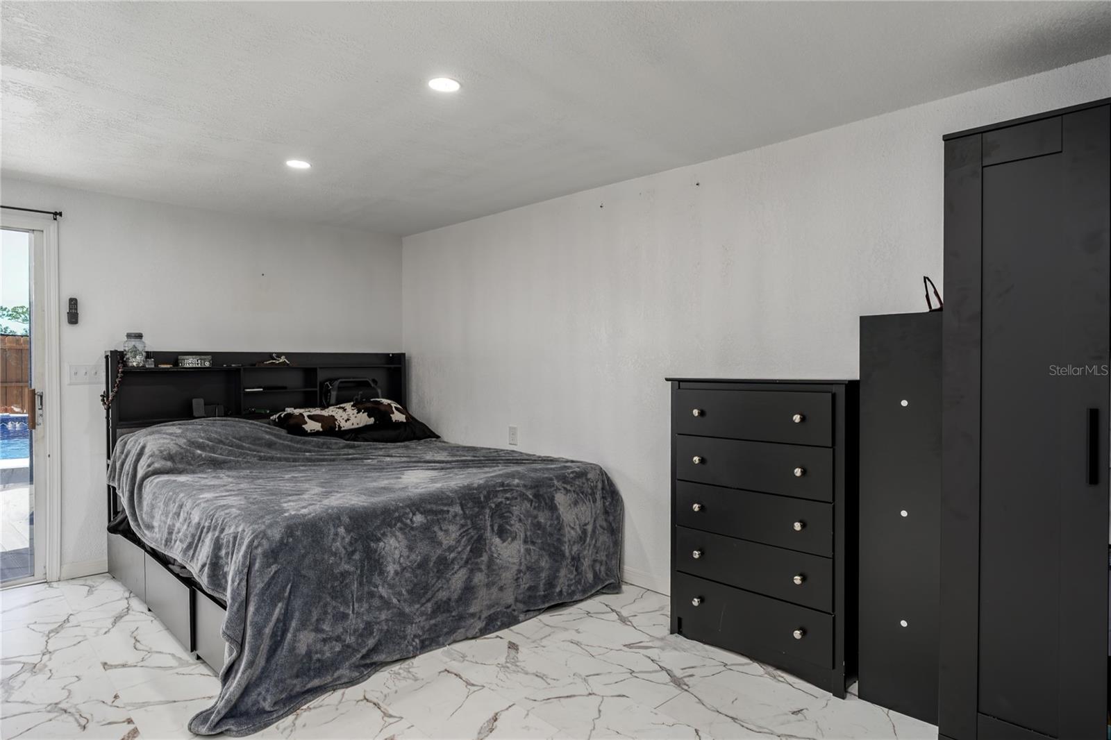 Image 19 of 30 For 205 52nd Avenue Terrace E