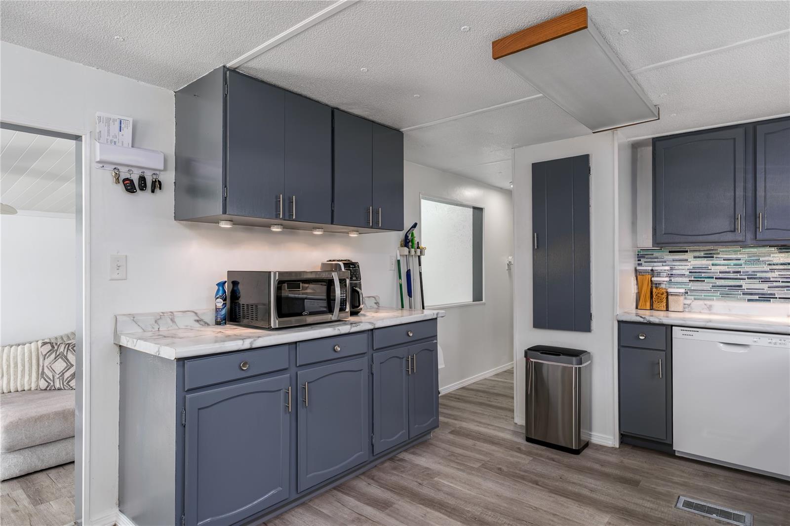 Image 4 of 30 For 205 52nd Avenue Terrace E