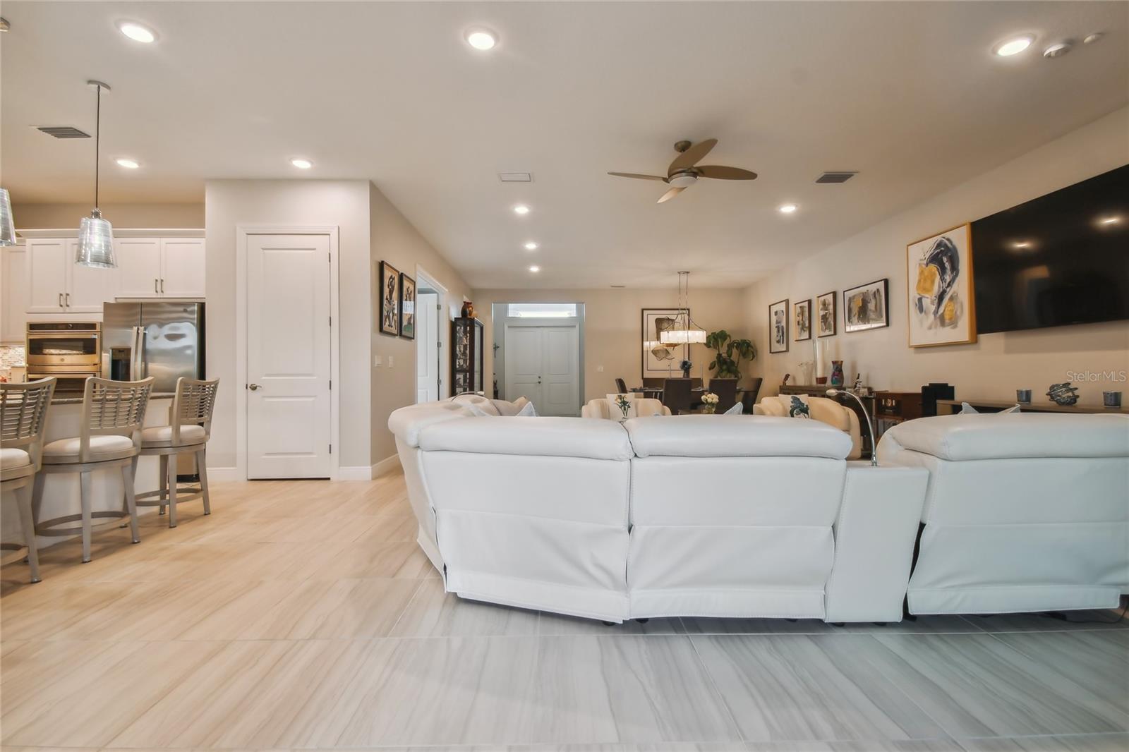 Image 15 of 86 For 4952 Surfside Circle