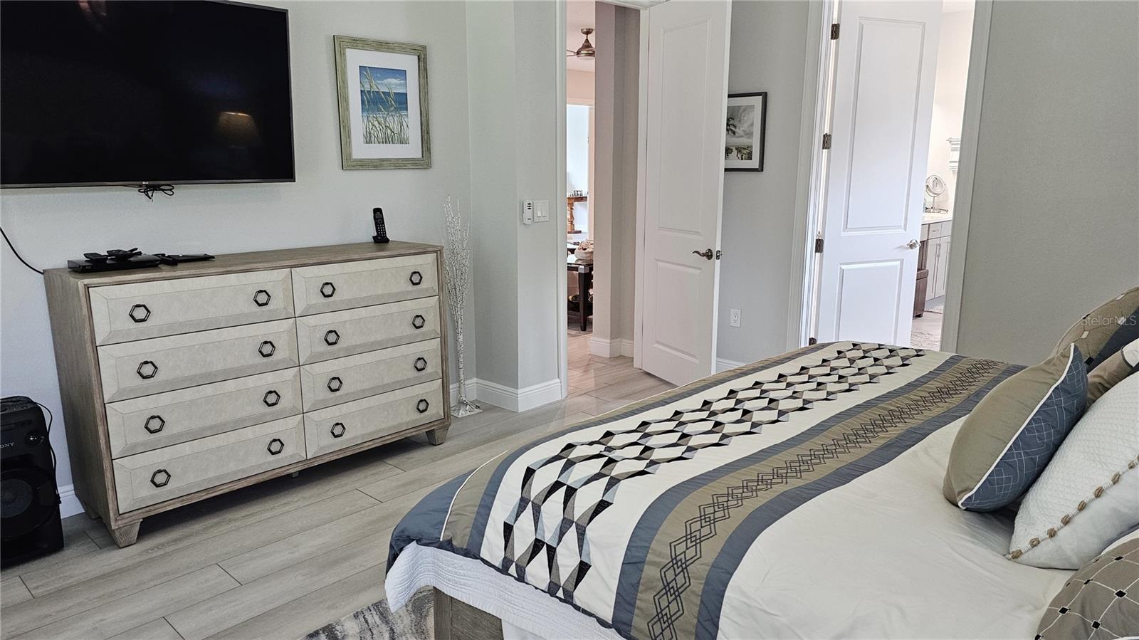 Image 34 of 86 For 4952 Surfside Circle