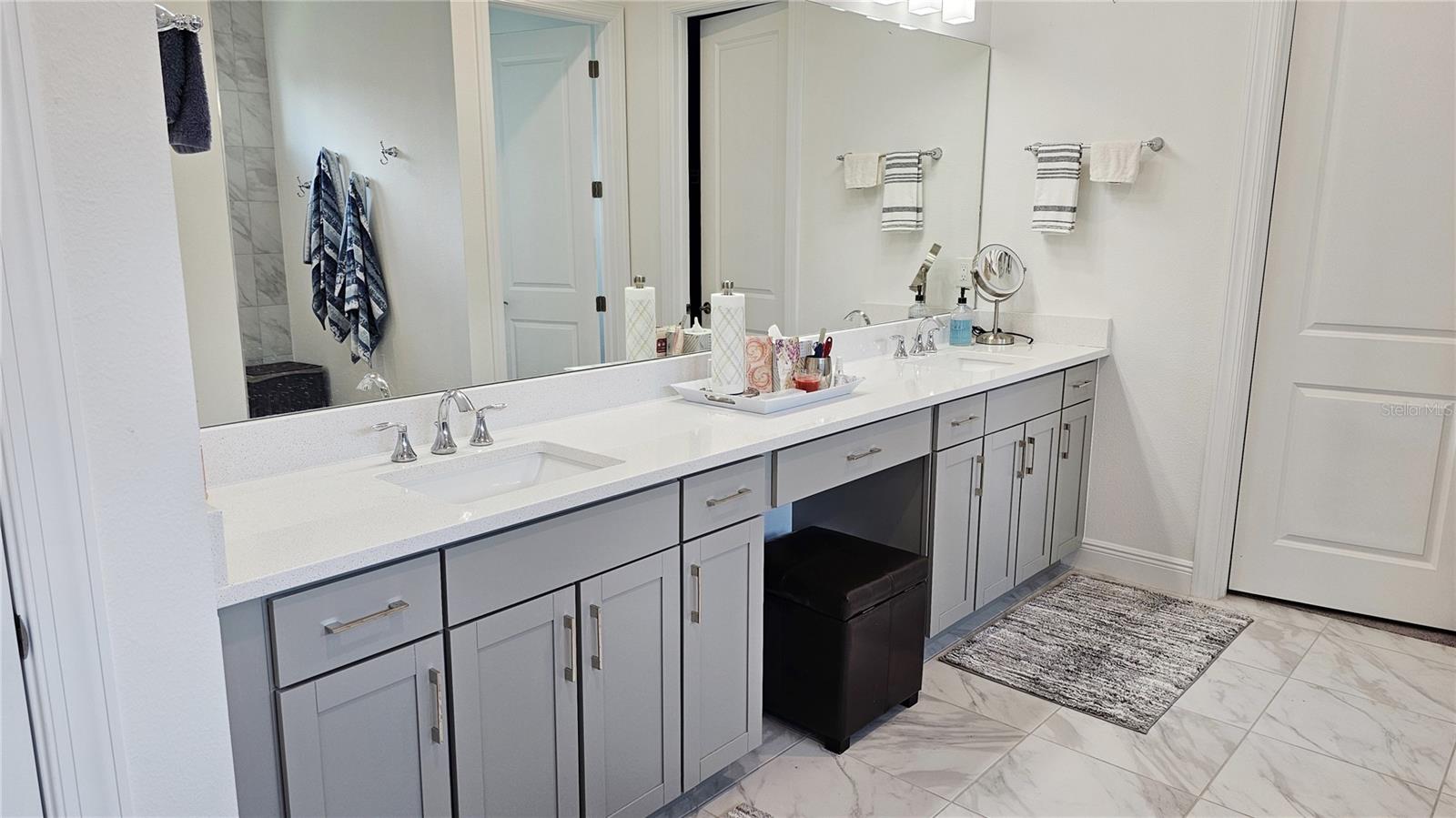 Image 36 of 86 For 4952 Surfside Circle