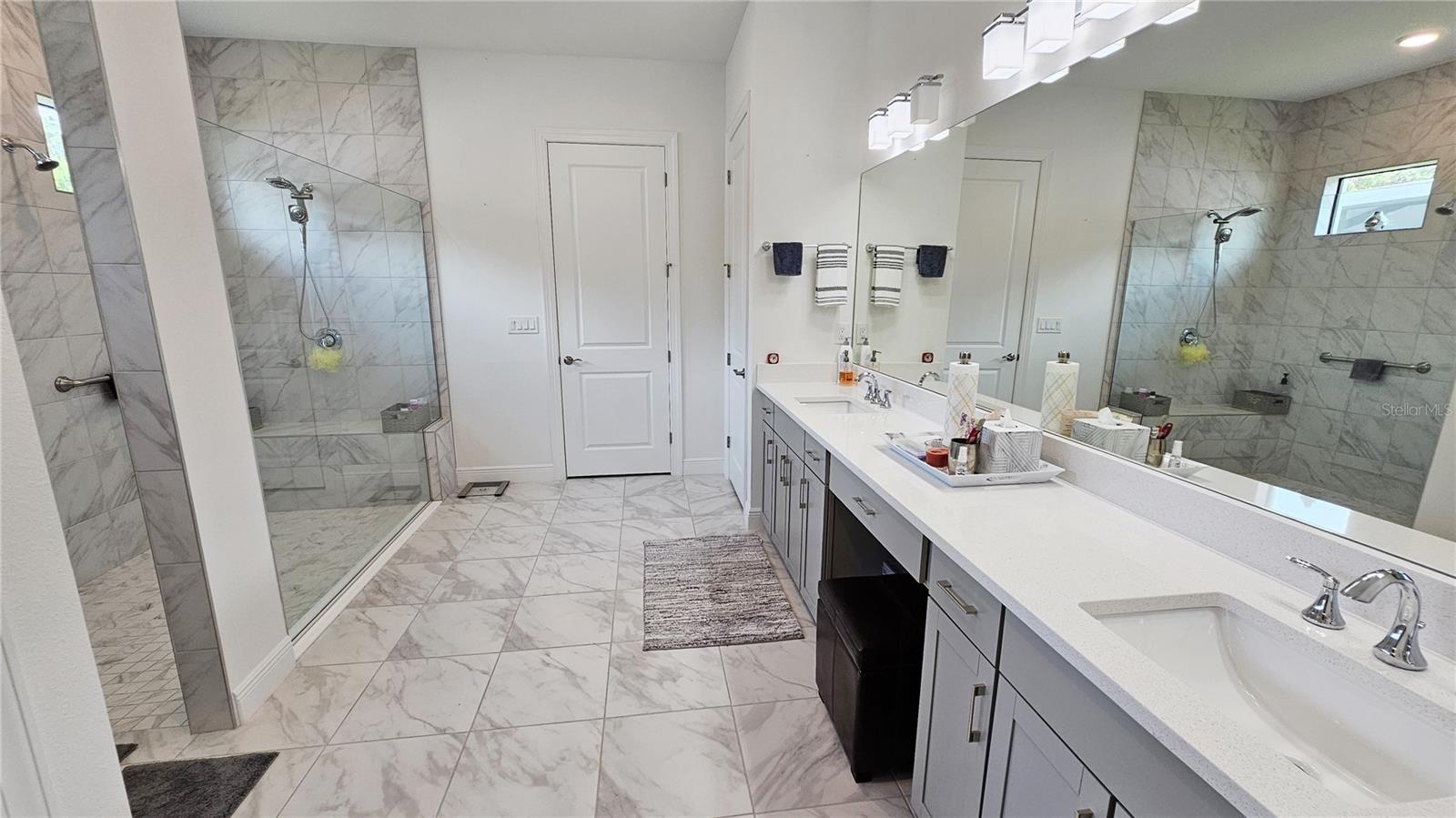 Image 37 of 86 For 4952 Surfside Circle