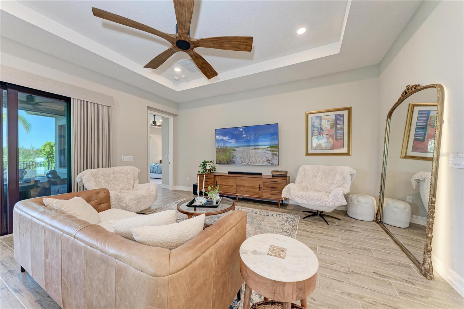 Image 10 of 95 For 2322 5th Street E