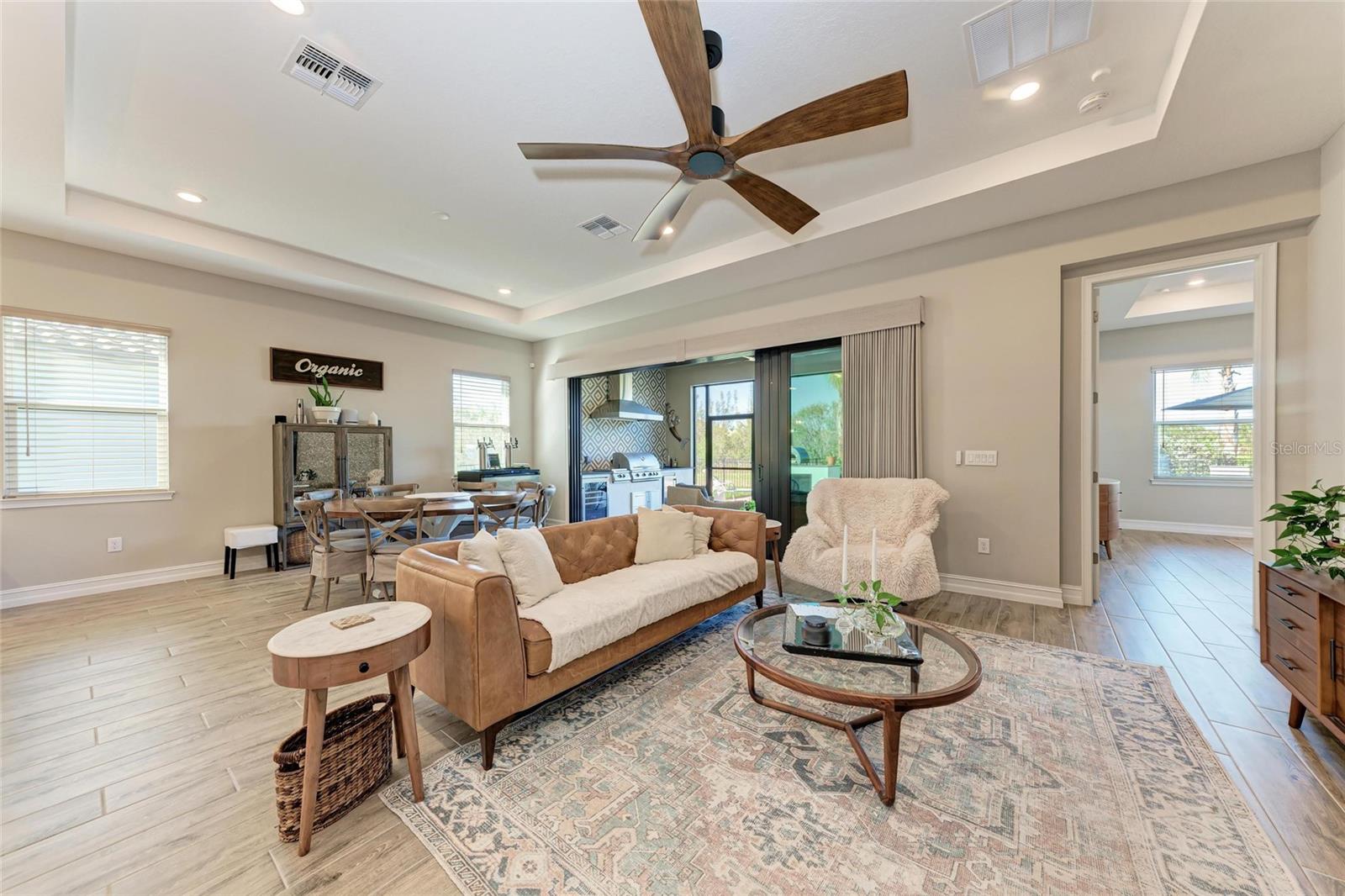 Image 11 of 95 For 2322 5th Street E